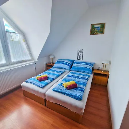 Weinberger Vendeghaz 3*